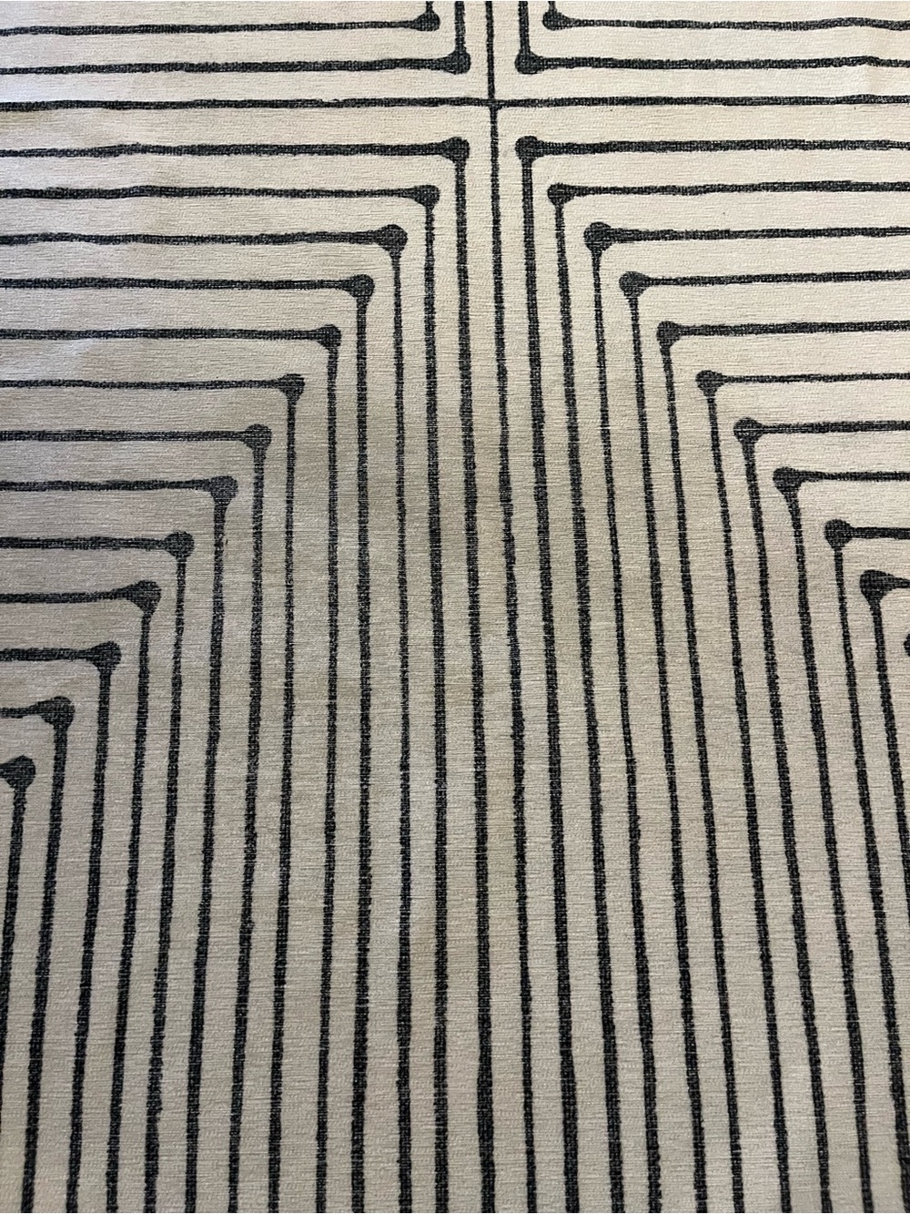 Ruggable Inkdrop black & ivory Jonathan Adler rug - Picture 8 of 10